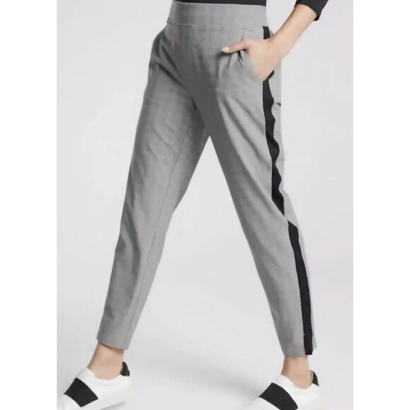 Athleta Brooklyn Plaid Ankle Pant In Black & White-sz 2P - Picture 1 of 13